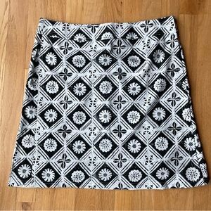 NWT RipSkirt Hawaii Length 2 Medium Fijian Tapa Black & White